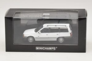 Opel Kadett E Caravan Fehér Minichamps 1:43 400045911 Fém – 4. kép a 4-ből