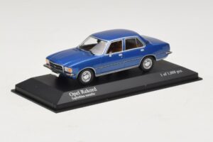Opel Rekord D Kék Metálfényű Minichamps 1:43 400044002 Fém – 2. kép a 4-ből