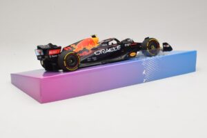 Oracle Red Bull Racing RB18 #11 S. Perez Miami GP 2022 Minichamps 1:18 113220511 Fém – 3. kép a 7-ből