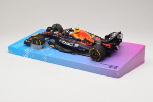 Oracle Red Bull Racing RB18 #11 S. Perez Miami GP 2022 Minichamps 1:18 113220511 Fém – 5. kép a 7-ből