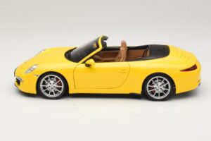 Porsche 911 991 Carrera S Kabrió Sárga Minichamps 1:18 100061031 Fém – 4. kép a 8-ből