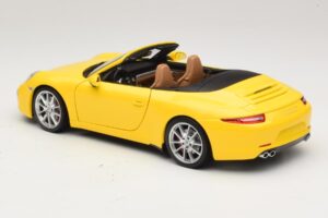 Porsche 911 991 Carrera S Kabrió Sárga Minichamps 1:18 100061031 Fém – 7. kép a 8-ből