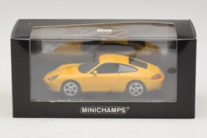 Porsche 911 991 Carrera Sárga Minichamps 1:43 410060221 Fém – 4. kép a 4-ből