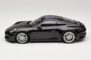 Porsche 911 992 Carrera 4S Fekete Minichamps 1:18 WAP0211120R992 Fém – 3. kép a 6-ből