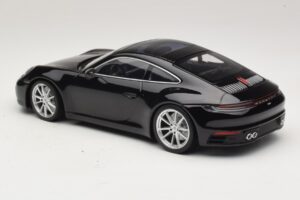 Porsche 911 992 Carrera 4S Fekete Minichamps 1:18 WAP0211120R992 Fém – 5. kép a 6-ből