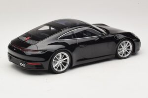 Porsche 911 992 Carrera 4S Fekete Minichamps 1:18 WAP0211120R992 Fém – 2. kép a 6-ből