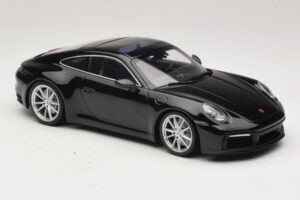 Porsche 911 992 Carrera 4S Fekete Minichamps 1:18 WAP0211120R992 Fém – 4. kép a 6-ből
