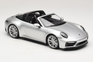Porsche 911 992 Targa 4 GTS Ezüst Minichamps 1:18 WAP0211460RTRG Fém – 4. kép a 6-ből