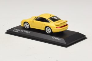 Porsche 911 993 Turbo S Sárga Minichamps 1:43 430069270 Fém – 3. kép a 4-ből