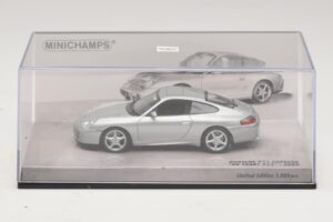 Porsche 911 996 Carrera 40. Évfordulós Ezüst Minichamps 1:43 436061070 Fém – 5. kép a 5-ből