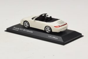 Porsche 911 997 Carrera 4S Kabrió Fehér Minichamps 1:43 400066431 Fém – 3. kép a 4-ből