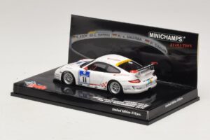 Porsche 911 997 GT3 RS #11 24 Hours Nurburgring 2010 Minichamps 1:43 437106711 Fém – 3. kép a 5-ből