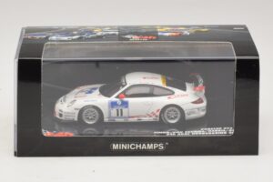 Porsche 911 997 GT3 RS #11 24 Hours Nurburgring 2010 Minichamps 1:43 437106711 Fém – 4. kép a 5-ből