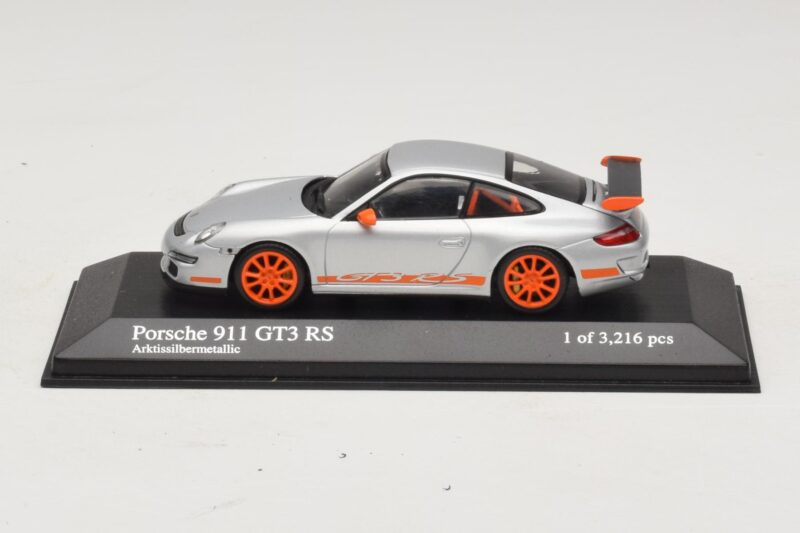 Porsche 911 997 GT3 RS Ezüst Minichamps 1:43 400066000 Fém