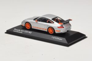 Porsche 911 997 GT3 RS Ezüst Minichamps 1:43 400066000 Fém – 3. kép a 4-ből