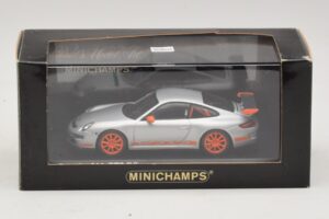 Porsche 911 997 GT3 RS Ezüst Minichamps 1:43 400066000 Fém – 4. kép a 4-ből