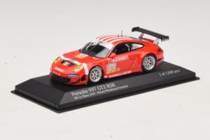 Porsche 911 997 GT3 RSR GT2 #97 M. Holzer / R. Westbrook 24 Hours of Le Mans 2010 Minichamps 1:43 410106997 Fém – 2. kép a 4-ből
