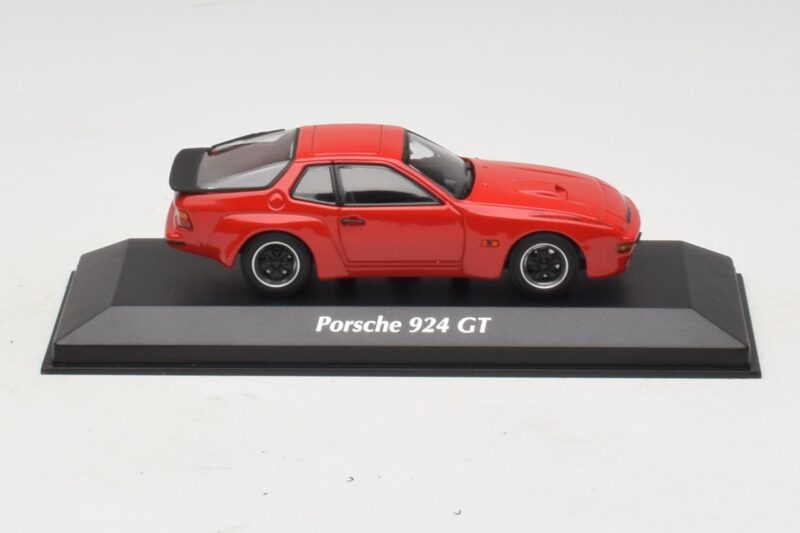 Porsche 924 GT Piros Maxichamps 1:43 Porsche 924 GT Piros Maxichamps 1:43 940066120 Fém