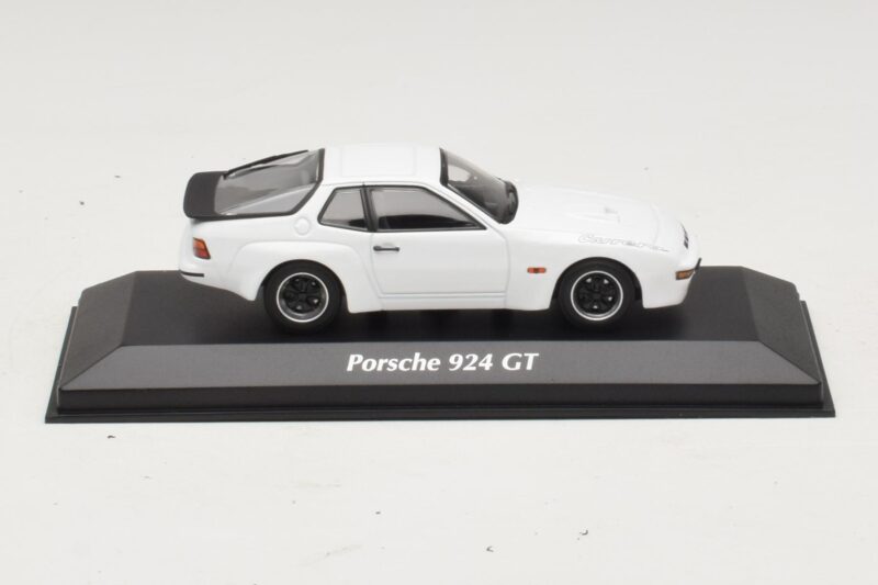 Porsche 924 GT Fehér Maxichamps 1:43 940066121 Fém