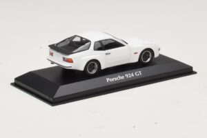 Porsche 924 GT Fehér Maxichamps 1:43 940066121 Fém – 2. kép a 4-ből
