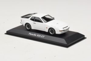 Porsche 924 GT Fehér Maxichamps 1:43 940066121 Fém – 3. kép a 4-ből