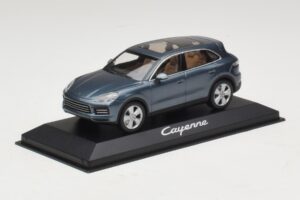 Porsche Cayenne E3 Blue Metallic Minichamps 1:43 WAP0203110J Fém – 2. kép a 4-ből