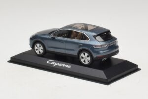 Porsche Cayenne E3 Blue Metallic Minichamps 1:43 WAP0203110J Fém – 3. kép a 4-ből
