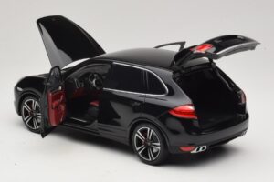Porsche Cayenne Turbo S 92A Fekete Metál Minichamps 1:18 110062100 Fém – 5. kép a 8-ből