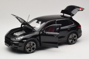 Porsche Cayenne Turbo S 92A Fekete Metál Minichamps 1:18 110062100 Fém – 2. kép a 8-ből