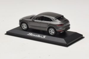 Porsche Macan S Diesel 95B Bronz Metál Minichamps 1:43 WAP0201510E Fém – 3. kép a 4-ből