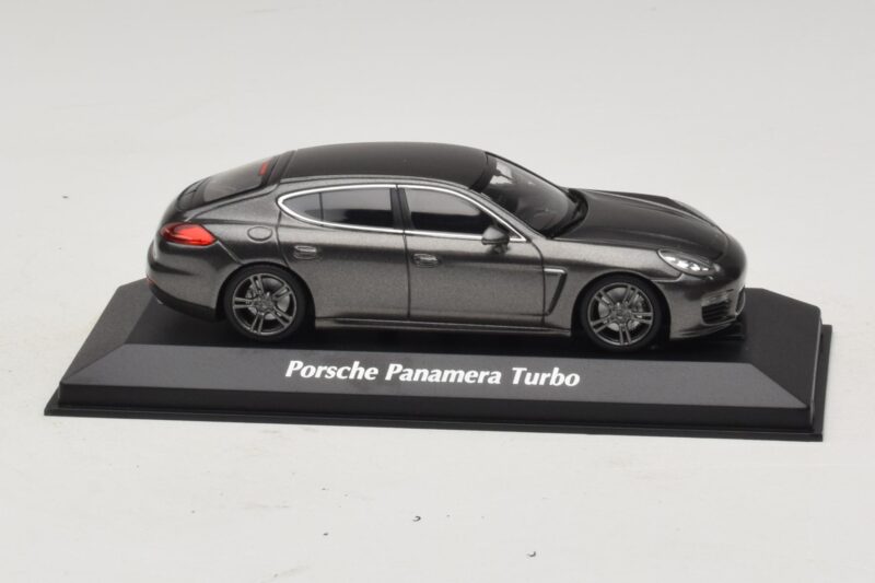 Porsche Panamera 970 Turbo Szürke Metál Maxichamps 1:43 940062371 Fém