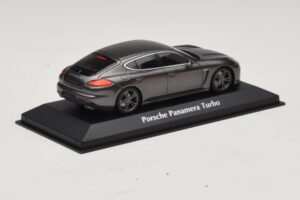 Porsche Panamera 970 Turbo Szürke Metál Maxichamps 1:43 940062371 Fém – 2. kép a 4-ből