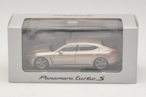 Porsche Panamera 970 Turbo S Bronz Metál Minichamps 1:43 WAP0200600E Fém – 4. kép a 4-ből