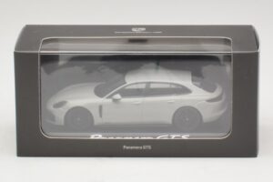 Porsche Panamera GTS 971 Chalk Grey Minichamps 1:43 WAP0207640J Fém – 4. kép a 4-ből