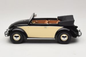 Volkswagen Beetle Kabrió Fekete Krém Minichamps 1:18 107054131 Gyanta – 3. kép a 6-ből
