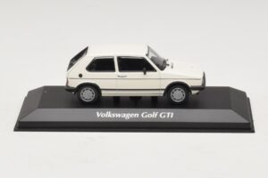 Volkswagen Golf GTI Mk1 Fehér Maxichamps 1:43 940055171 Fém