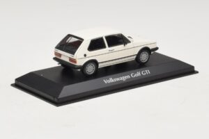 Volkswagen Golf GTI Mk1 Fehér Maxichamps 1:43 940055171 Fém – 2. kép a 4-ből