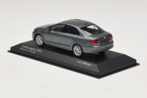 Volkswagen Jetta Mk6 Grey Metallic Minichamps 1:43 400059000 Fém – 3. kép a 4-ből