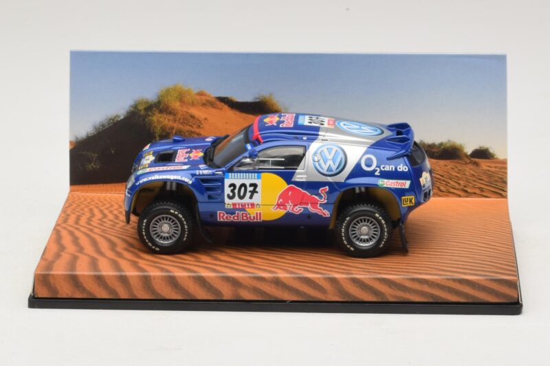 Volkswagen Race Touareg Red Bull #307 Kereskedői Kiadás 2005 Minichamps 1:43 Volkswagen Race Touareg Red Bull #307 Kereskedői Kiadás 2005 Minichamps 1:43 7LO099400PD307 Fém