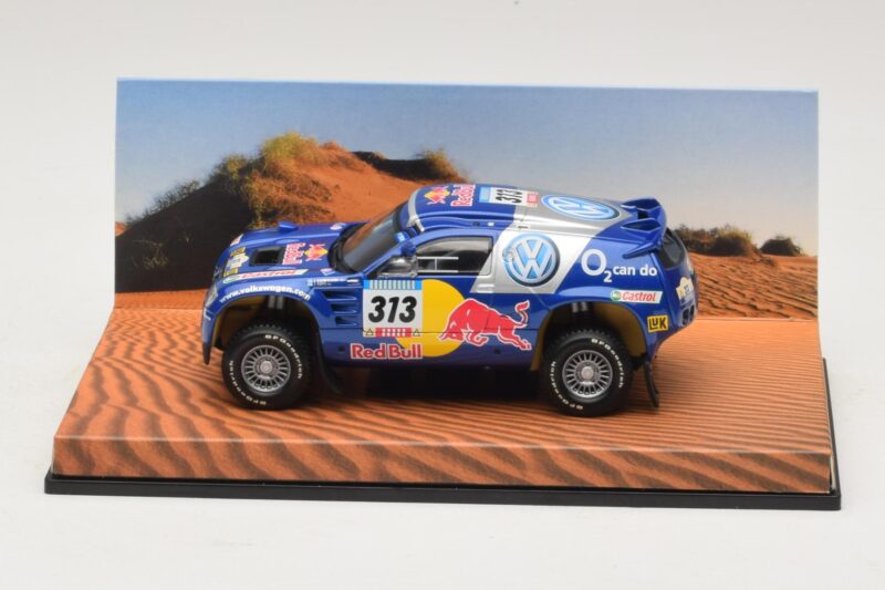 Volkswagen Race Touareg Red Bull #313 Kereskedői Kiadás 2005 Minichamps 1:43 Volkswagen Race Touareg Red Bull #313 Kereskedői Kiadás 2005 Minichamps 1:43 7LO099400PD313 Fém