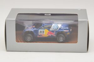 Volkswagen Race Touareg Red Bull #313 Kereskedői Kiadás 2005 Minichamps 1:43 7LO099400PD313 Fém – 4. kép a 5-ből