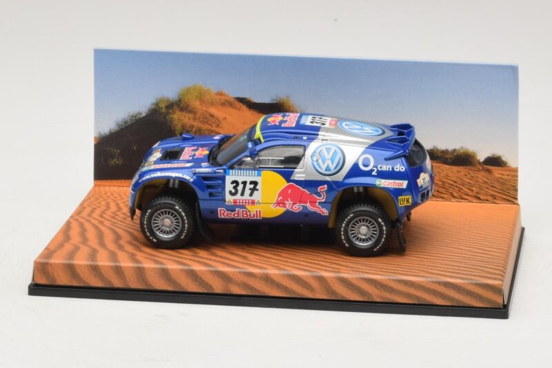 Volkswagen Race Touareg Red Bull #317 Kereskedői Kiadás 2005 Minichamps 1:43 Volkswagen Race Touareg Red Bull #317 Kereskedői Kiadás 2005 Minichamps 1:43 7LO099400PD317 Fém