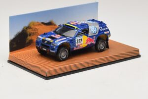 Volkswagen Race Touareg Red Bull #317 Kereskedői Kiadás 2005 Minichamps 1:43 7LO099400PD317 Fém – 2. kép a 5-ből
