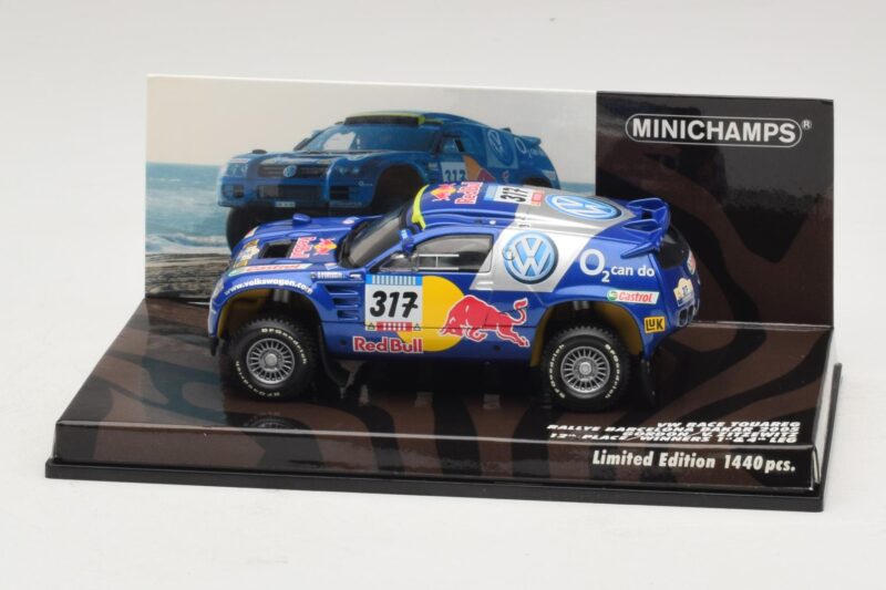 Volkswagen Race Touareg Red Bull #317 Gordon / von Zitzewitz Dakar Rally 2005 Minichamps 1:43 Volkswagen Race Touareg Red Bull #317 Gordon / von Zitzewitz Dakar Rally 2005 Minichamps 1:43 436055317 Fém