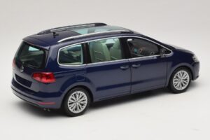Volkswagen Sharan Blue Metallic Minichamps 1:18 110051000 Fém – 3. kép a 8-ből