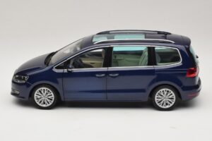 Volkswagen Sharan Blue Metallic Minichamps 1:18 110051000 Fém – 4. kép a 8-ből