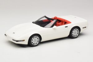Chevrolet Corvette C4 Kabrió Arctic White GT Spirit 1:18 GT580 Gyanta