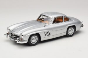 Mercedes 300 SL W198 Gullwing ezüst Norev 1:18 183857 Fém