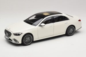 Mercedes S-osztály W223 AMG Line fehér Norev 1:18 183807 Fém