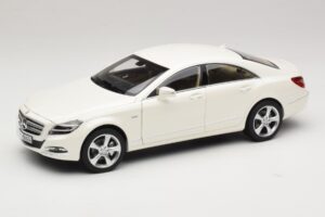 Mercedes CLS C218 Coupé Brilliant White Metallic Norev 1:18 183943 Fém